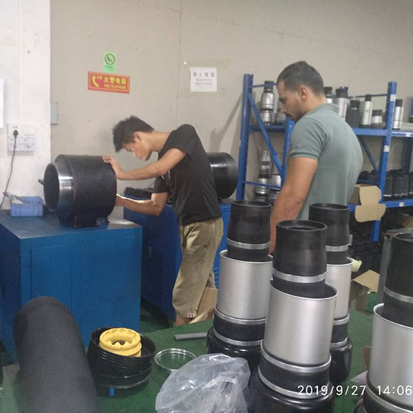 Customer have air suspension shock repair training in our factory 02