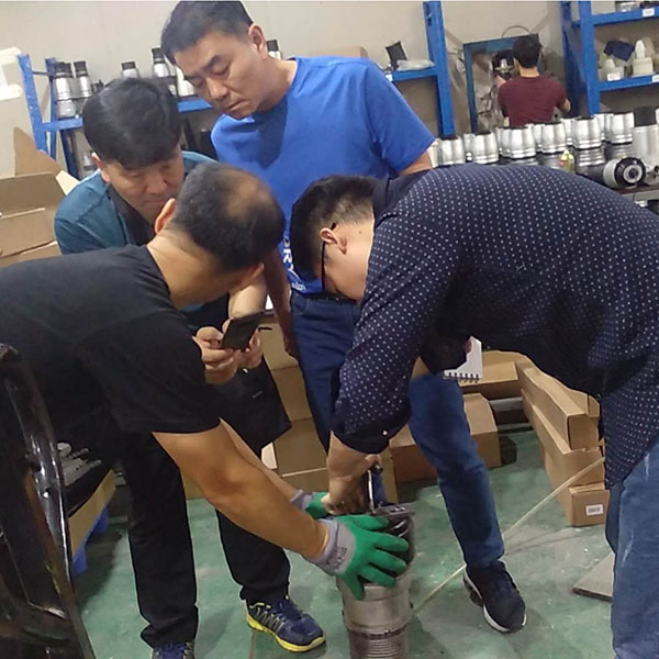 Customer have air suspension shock repair training in our factory 04