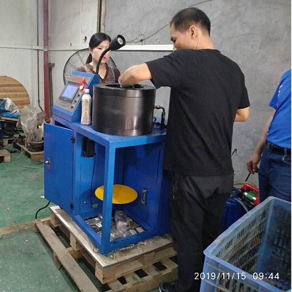Customer have air suspension shock repair training in our factory 05