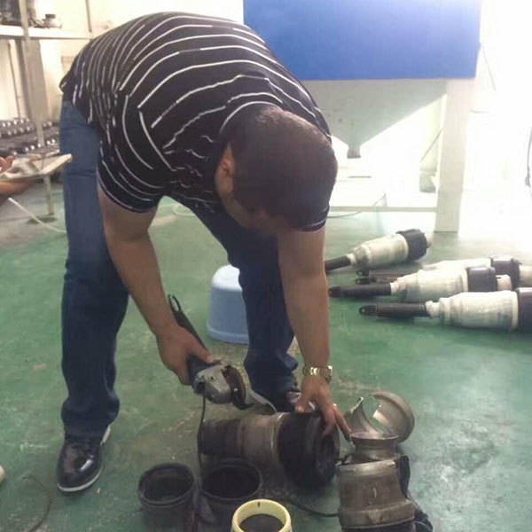 Customer have air suspension shock repair training in our factory 08